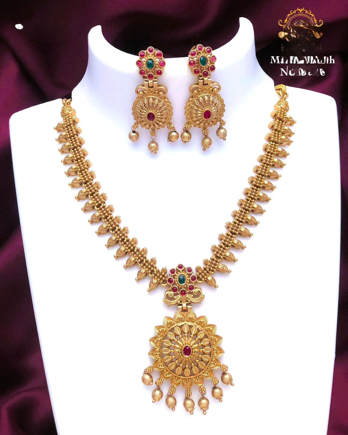*Matte Finish Pendant Necklace Set with Matching Earrings*